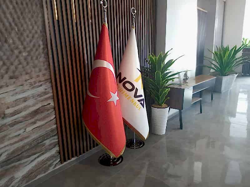 logolu makam bayragi